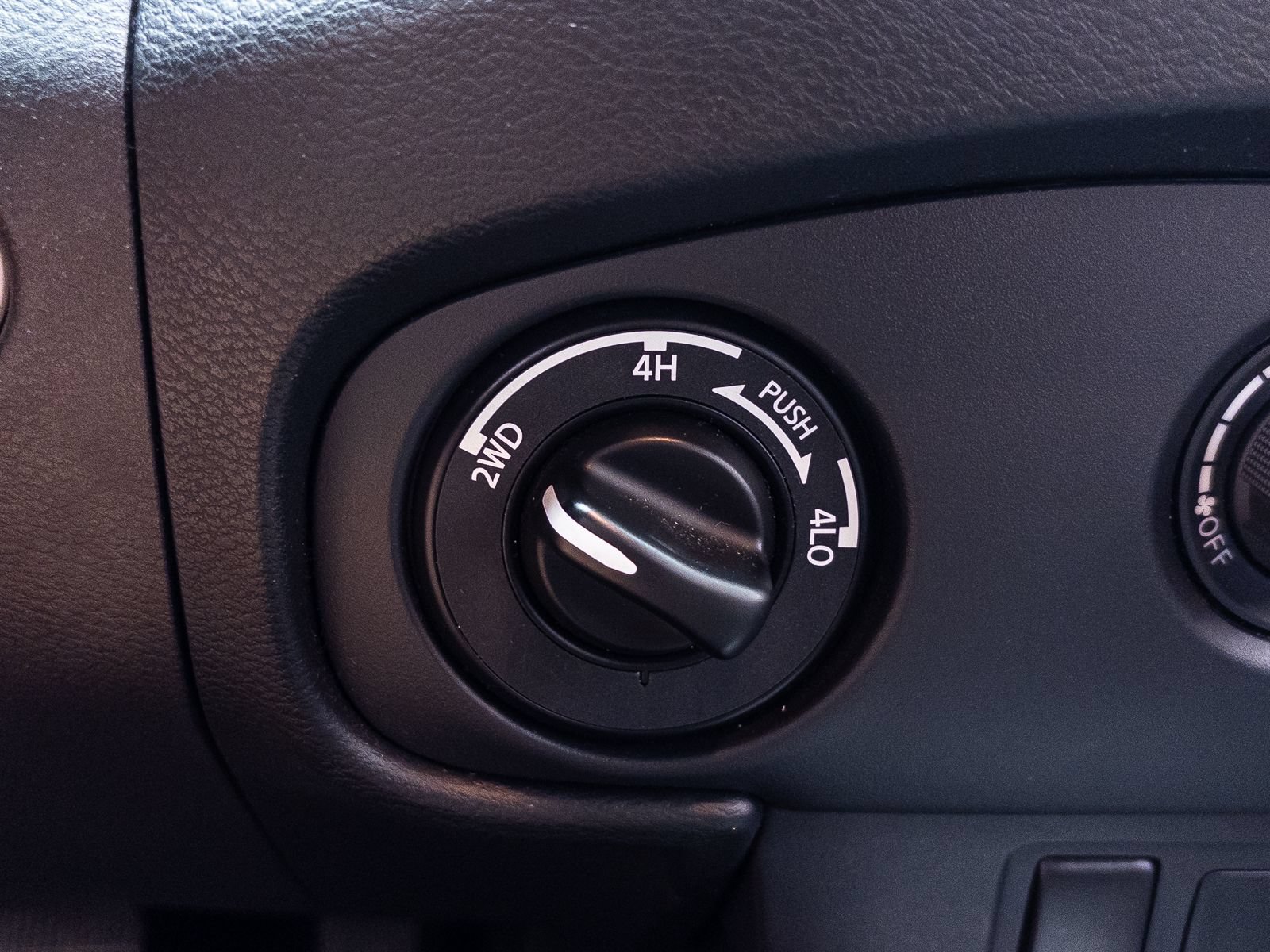 Used 2023 Nissan Frontier S AWD/4WD image 8