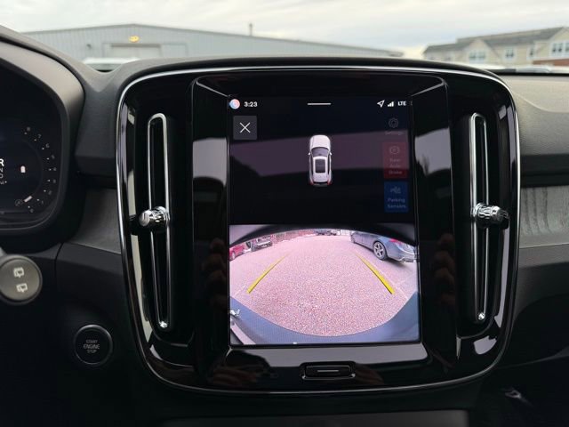 New 2026 Volvo XC40 B5 Core w/ Protection Package Premier AWD/4WD image 19