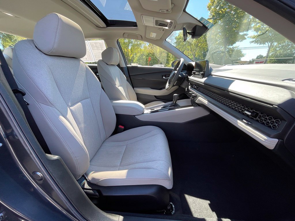 Certified 2024 Honda Accord EX image 32