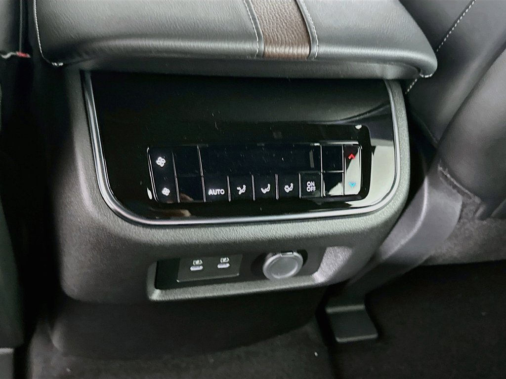 New 2026 Nissan Armada SL w/ Captain's Chari Seat Package AWD/4WD image 33