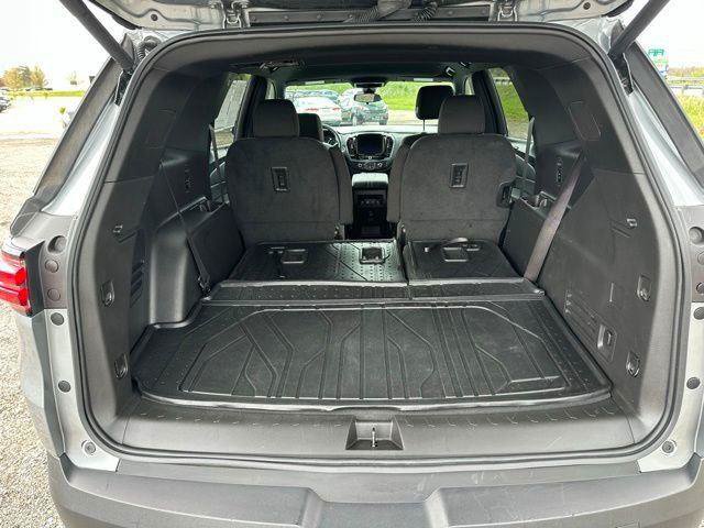 Used 2023 Chevrolet Traverse LT FWD image 13
