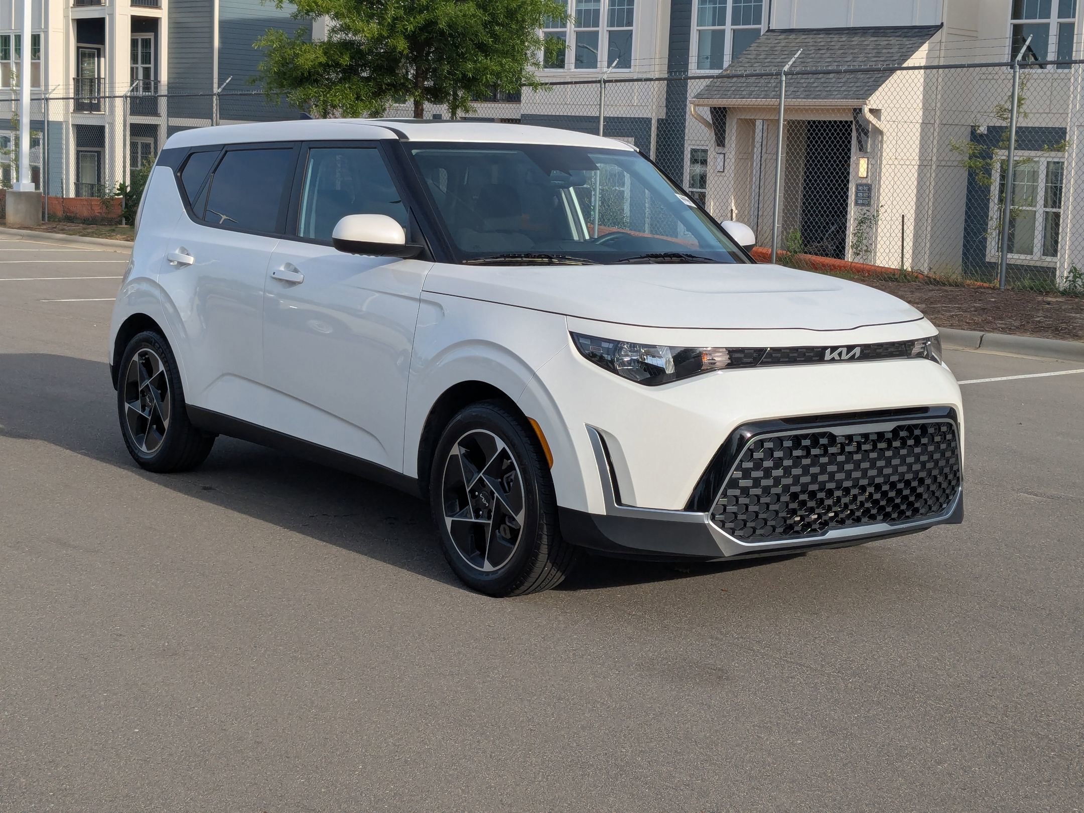Used 2024 Kia Soul EX FWD image 2