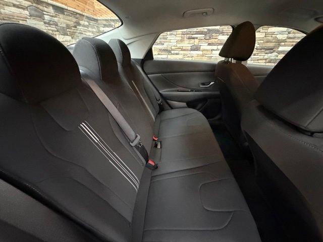 Used 2023 Hyundai Elantra SEL FWD image 30