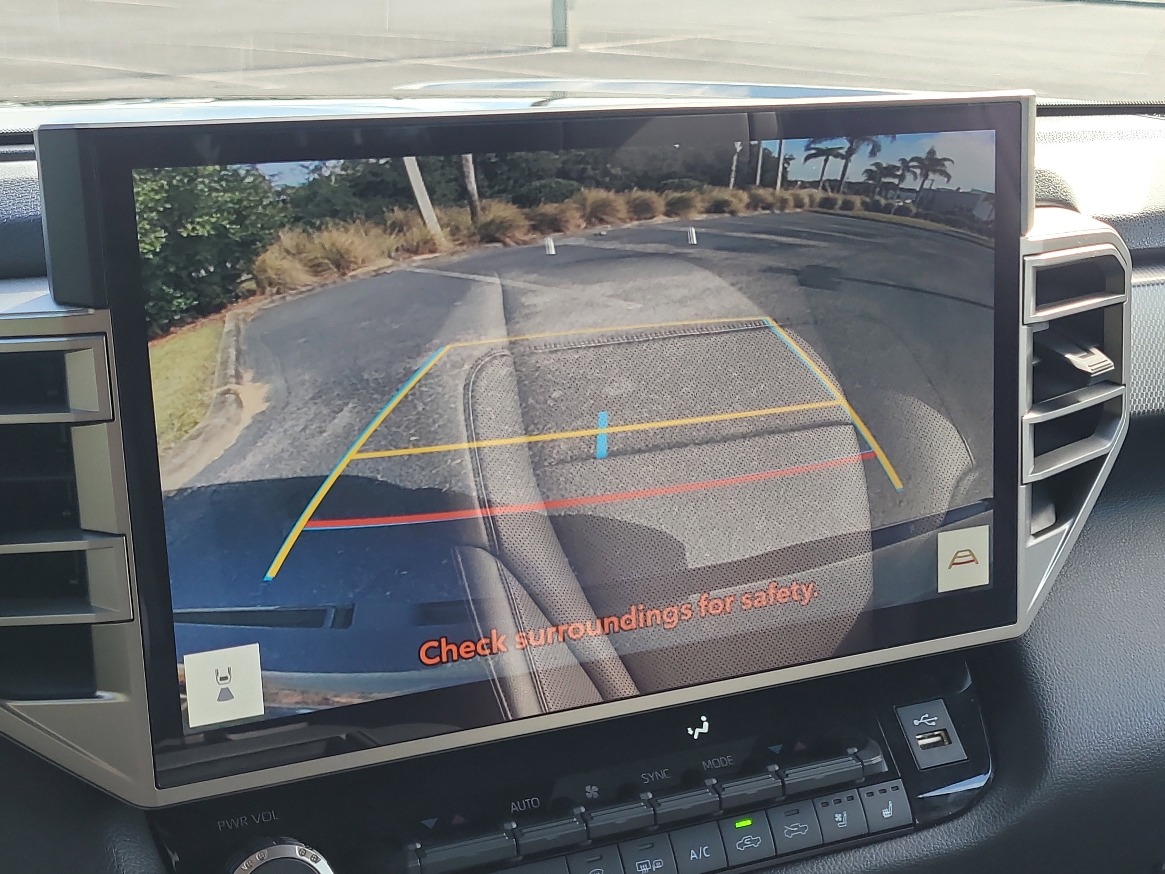 Used 2025 Toyota Tundra Limited image 26