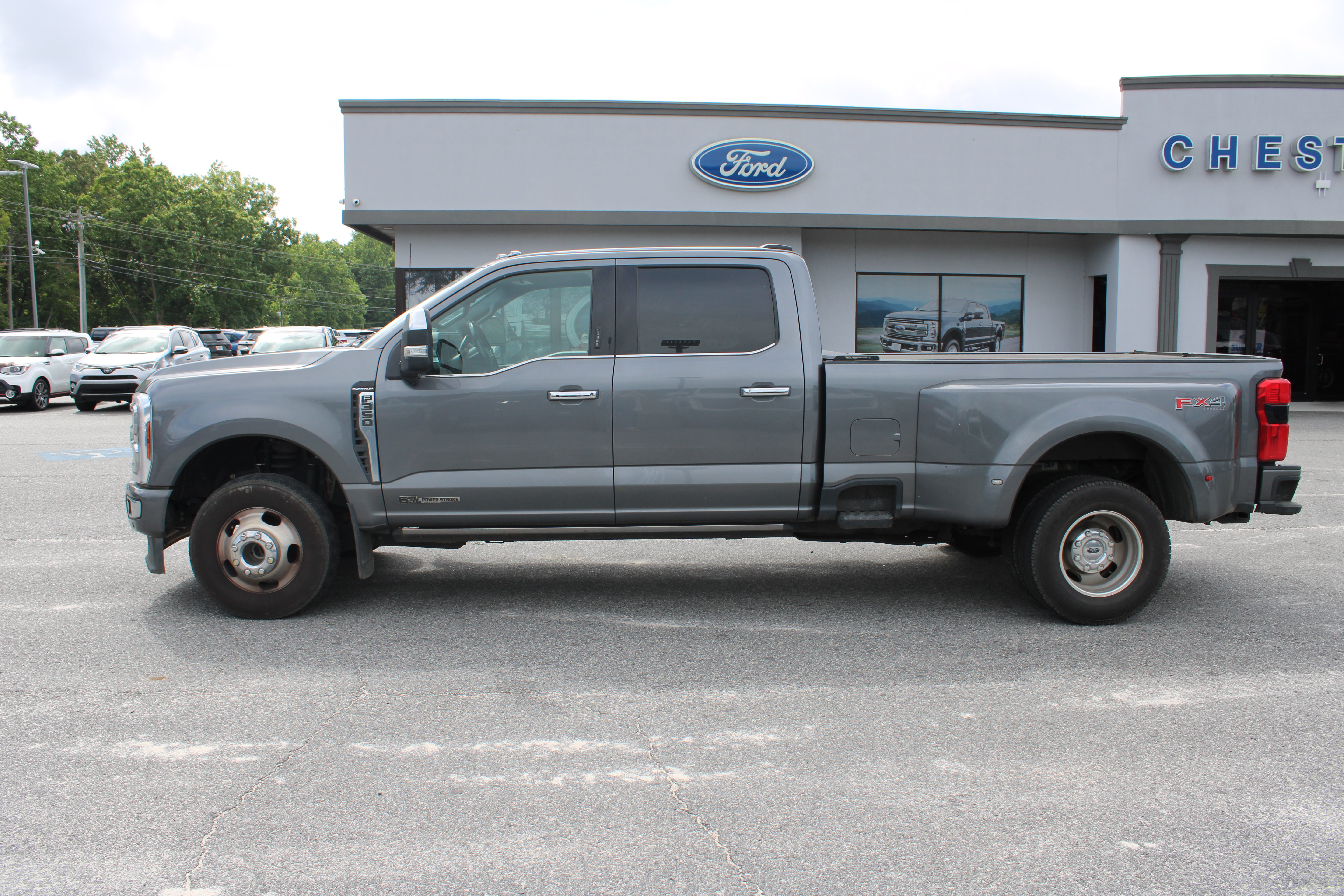 Used 2024 Ford F350 Platinum w/ FX4 Off-Road Package AWD/4WD image 1