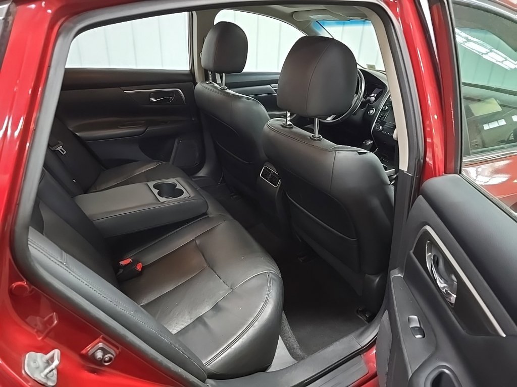 Used 2015 Nissan Altima 3.5 SL FWD image 18