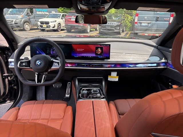 Used 2025 BMW 750e xDrive image 21