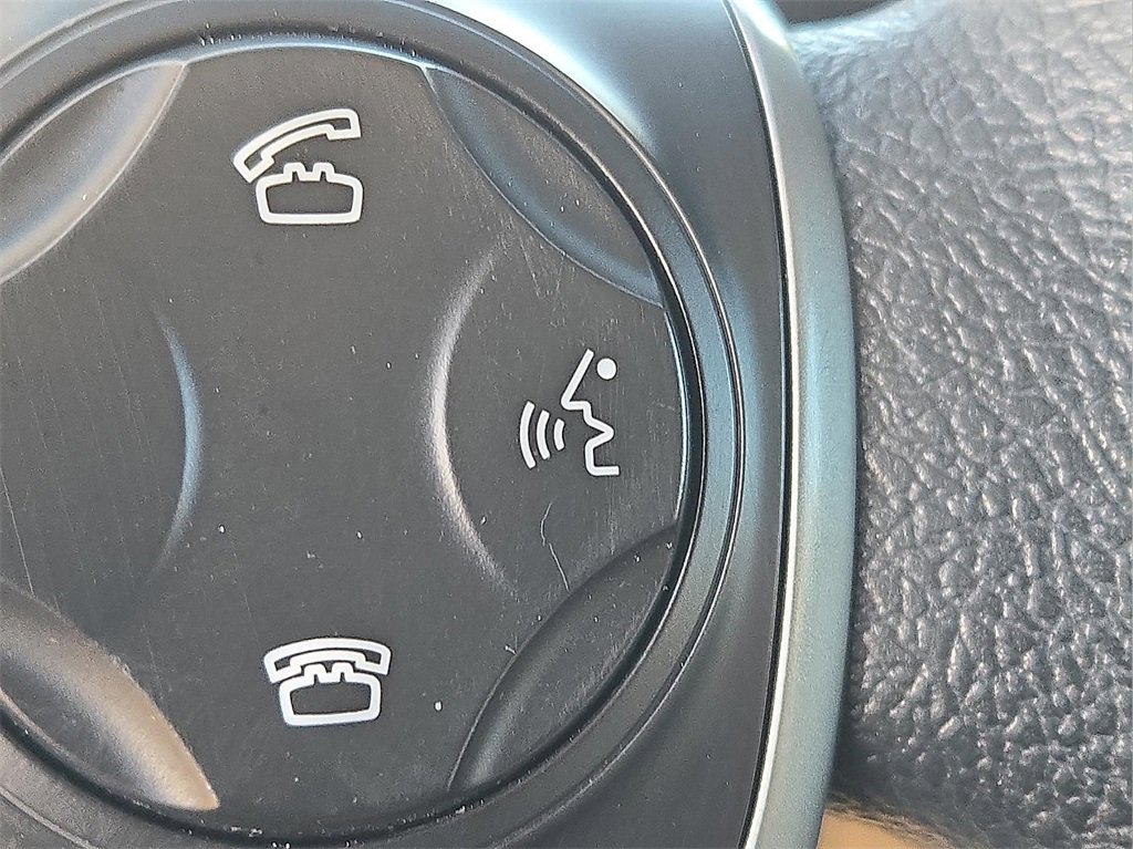 Used 2014 Toyota Camry LE image 25