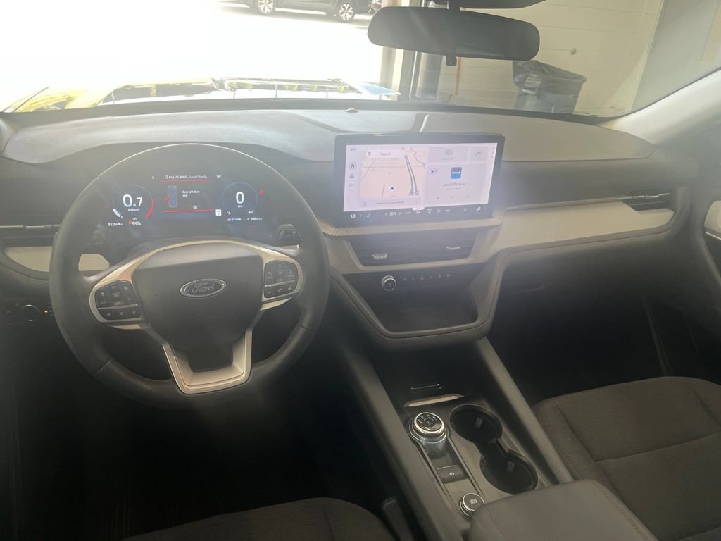 Used 2025 Ford Explorer Active AWD/4WD image 11