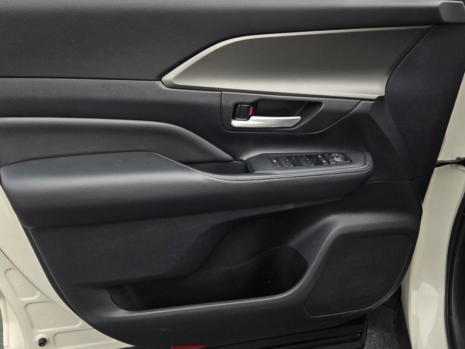 Certified 2024 Toyota Grand Highlander XLE image 9