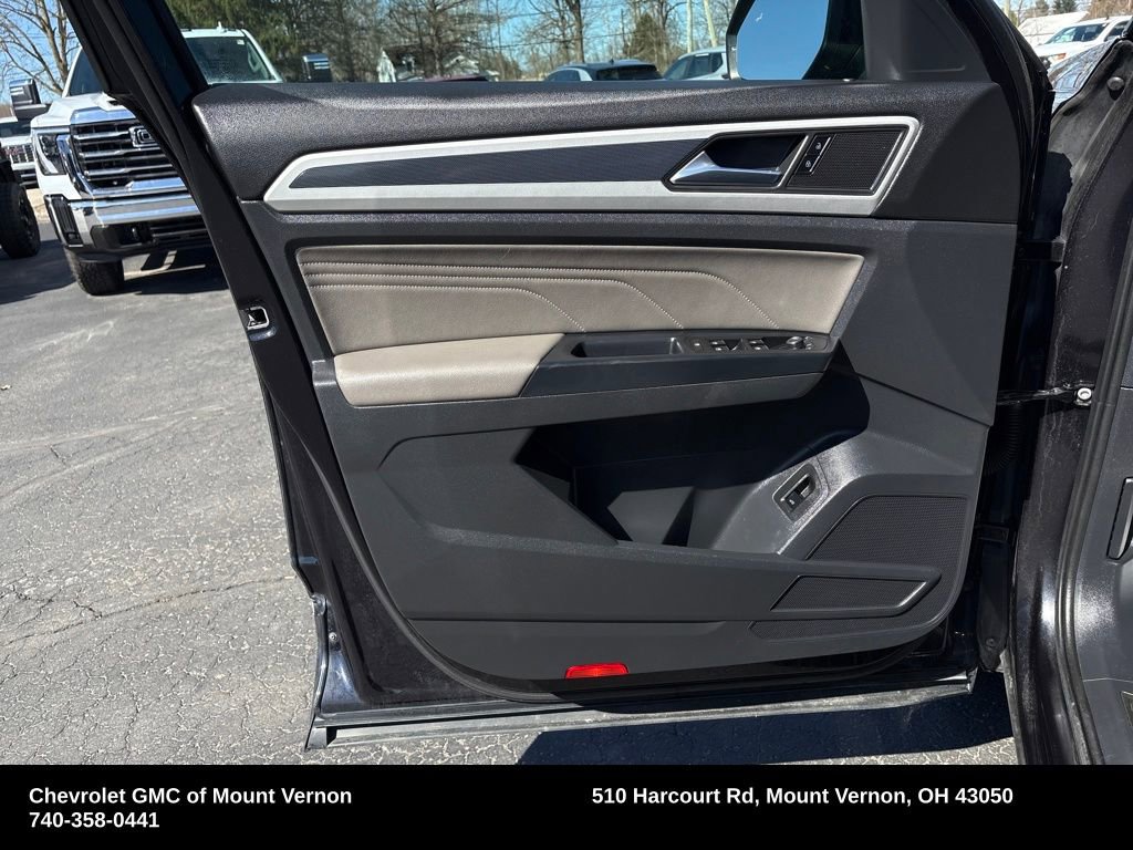 Used 2021 Volkswagen Atlas SEL R-Line AWD/4WD image 19