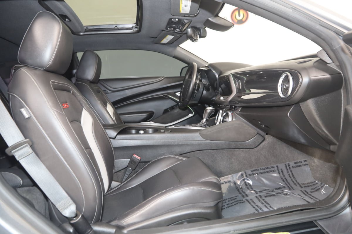 Used 2020 Chevrolet Camaro SS RWD image 13