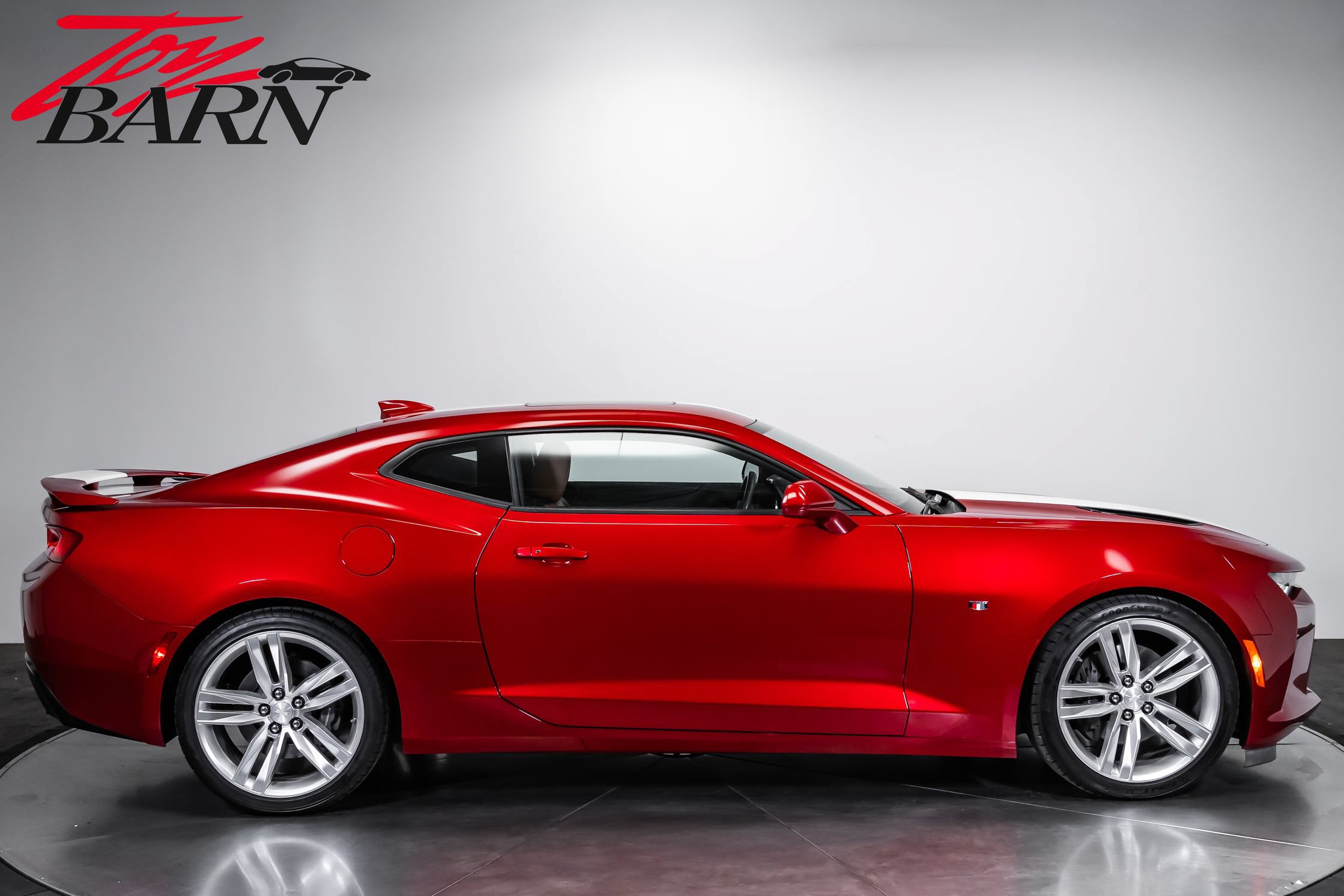Used 2016 Chevrolet Camaro SS RWD image 6
