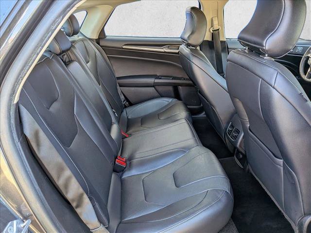 Used 2019 Ford Fusion Titanium FWD image 19