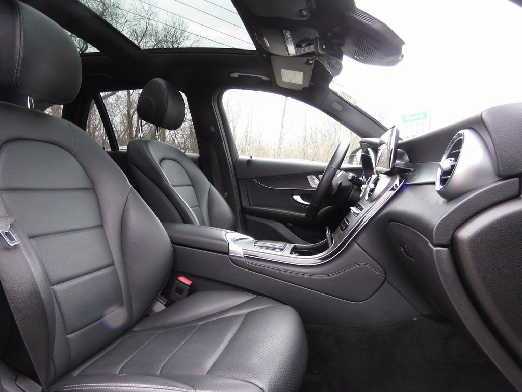 Used 2021 Mercedes-Benz GLC 300 4MATIC image 14