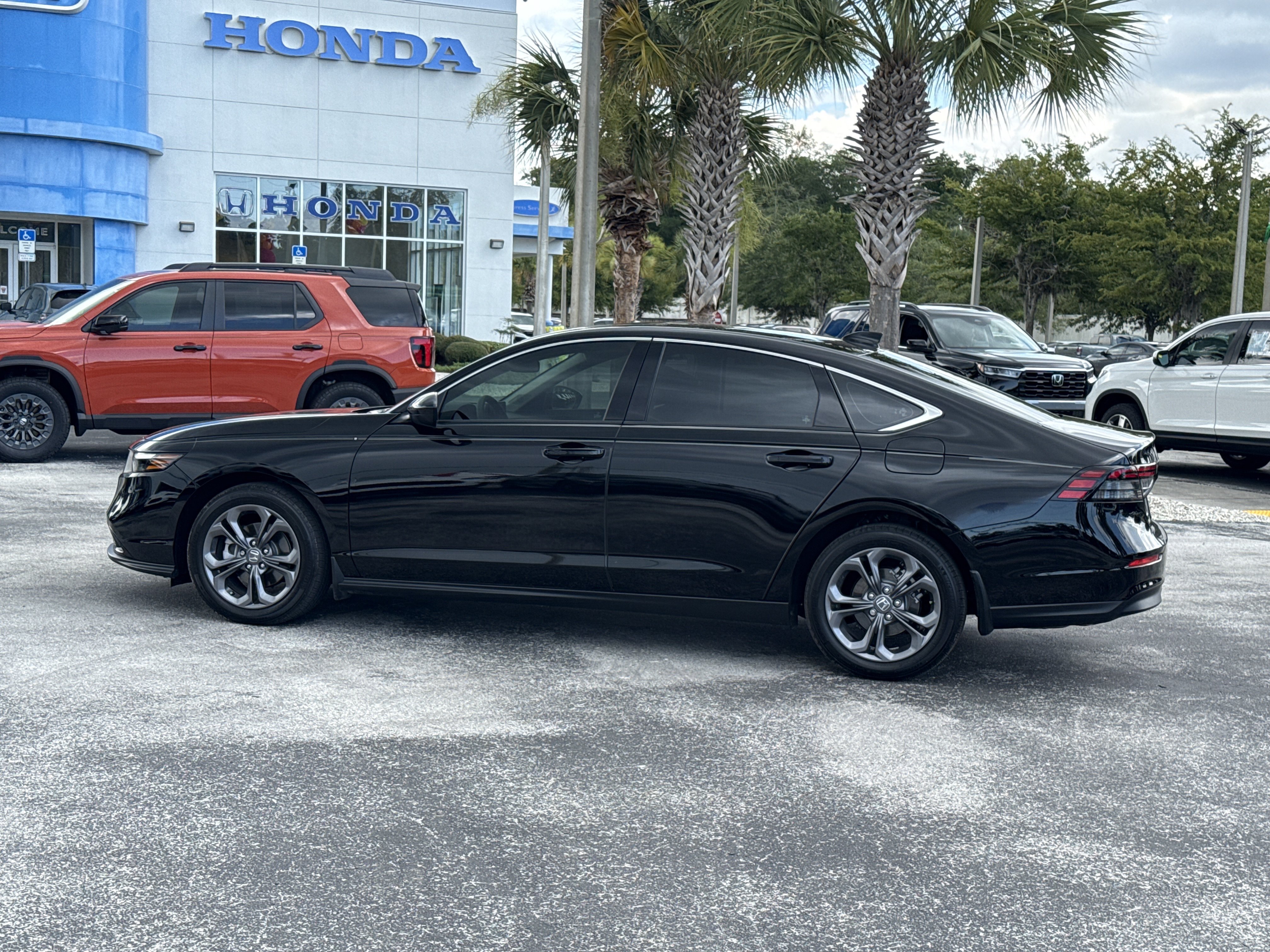 Certified 2023 Honda Accord EX image 11