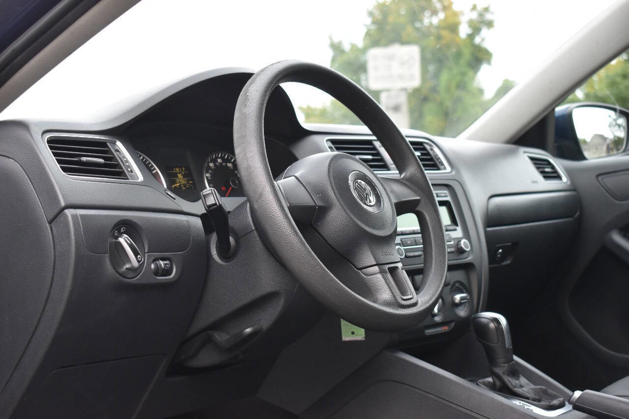 Used 2012 Volkswagen Jetta SE image 17