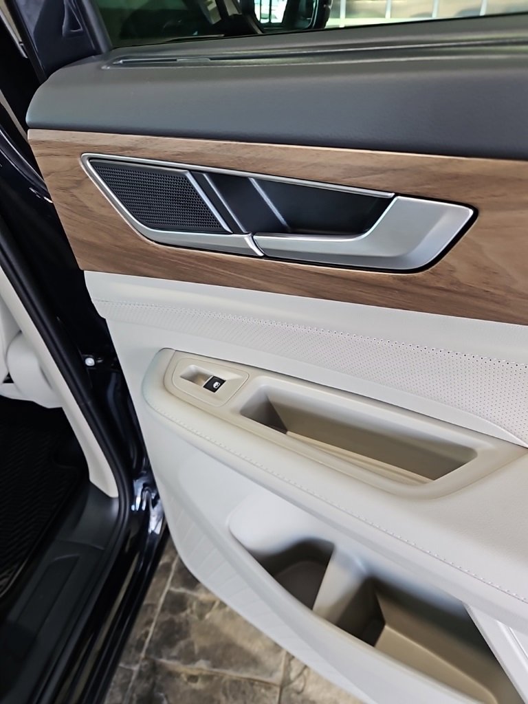 New 2026 Volkswagen Atlas SE image 16