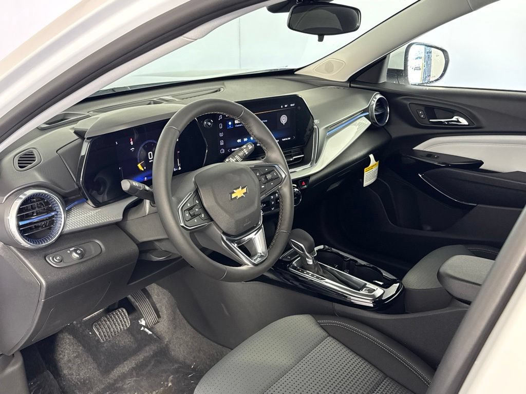 New 2026 Chevrolet Trax LT w/ Driver Confidence Package FWD image 9