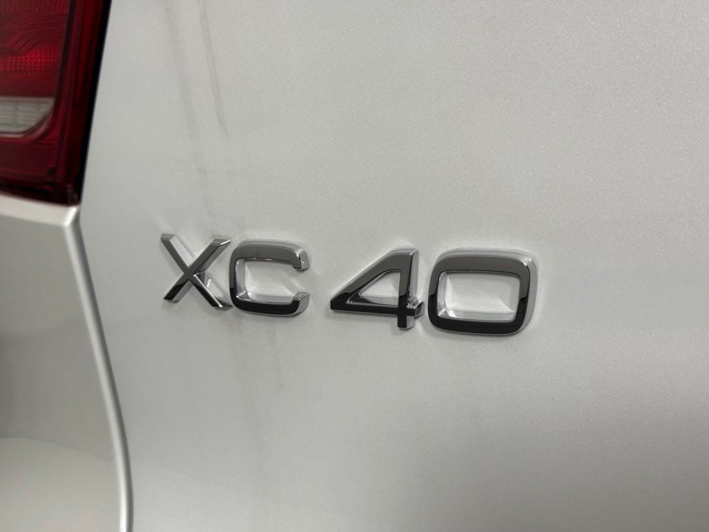 New 2026 Volvo XC40 B5 Ultra w/ Protection Package Premier AWD/4WD image 6