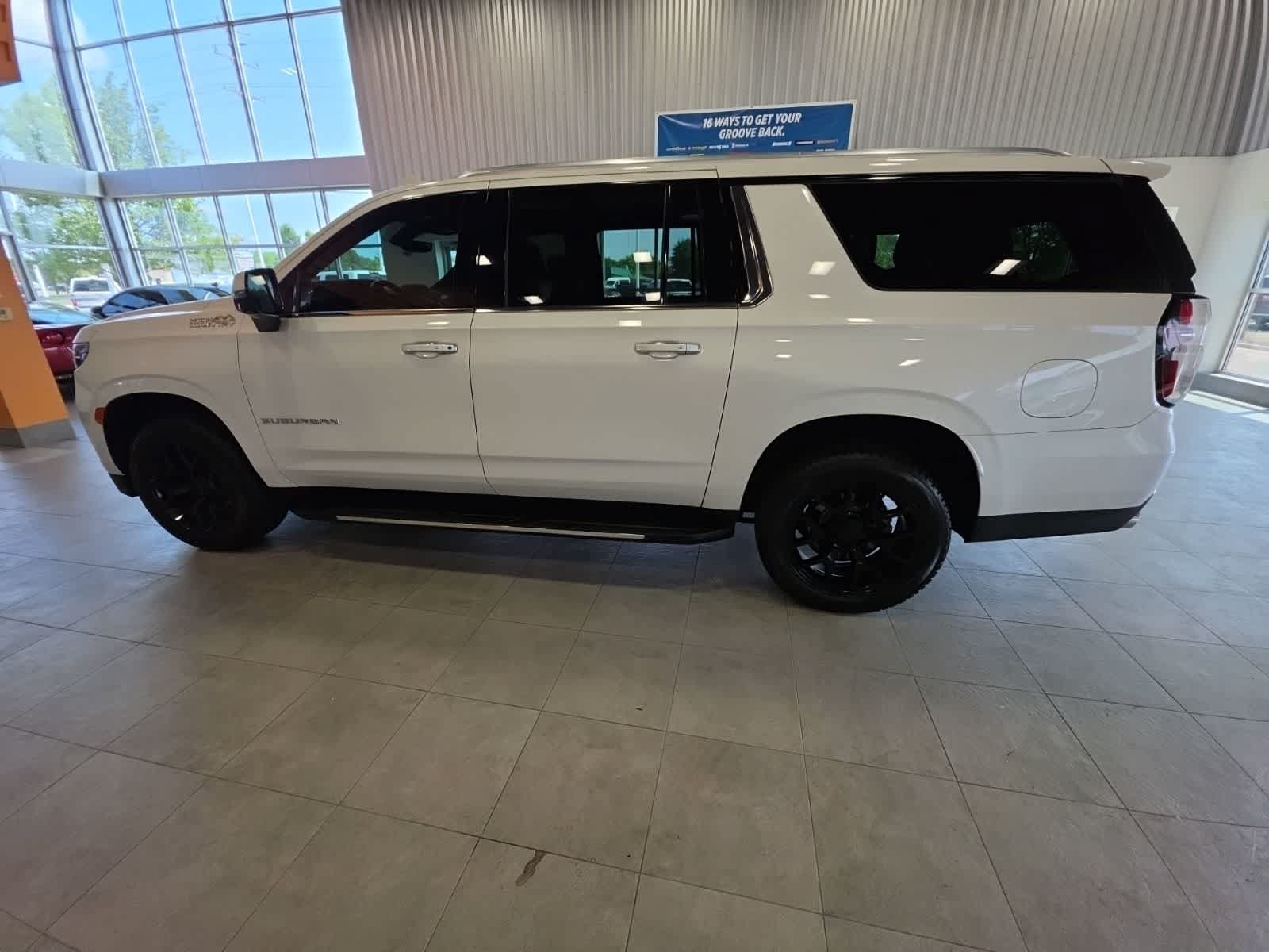 Used 2021 Chevrolet Suburban High Country AWD/4WD image 13