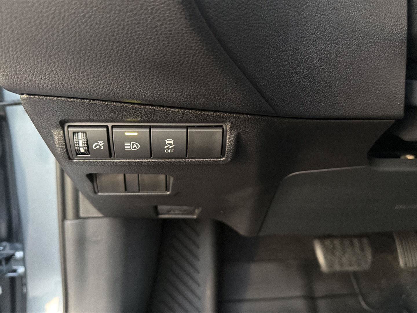 New 2026 Toyota Corolla Cross LE FWD image 19