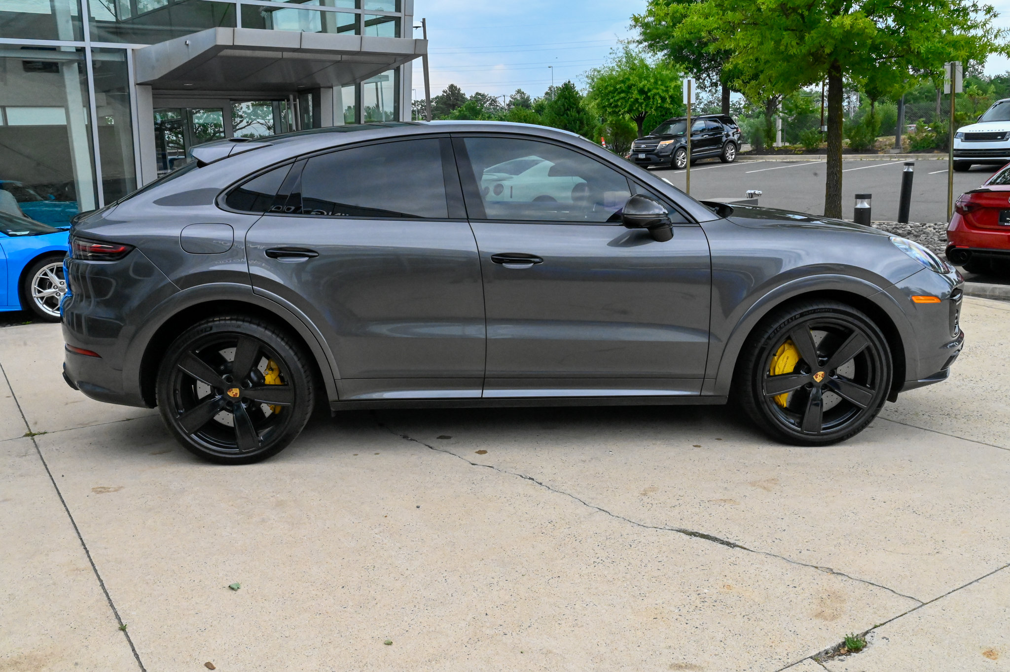 Used 2021 Porsche Cayenne Turbo AWD/4WD image 4