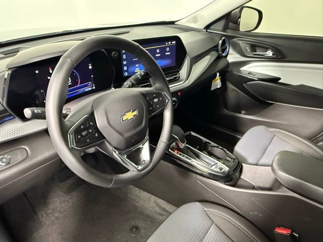 Used 2025 Chevrolet Trax LT w/ LT Convenience Package image 54