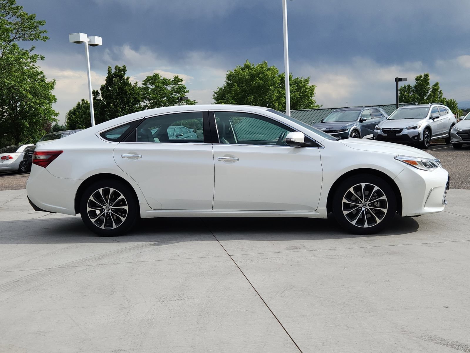 Used 2016 Toyota Avalon XLE FWD image 6