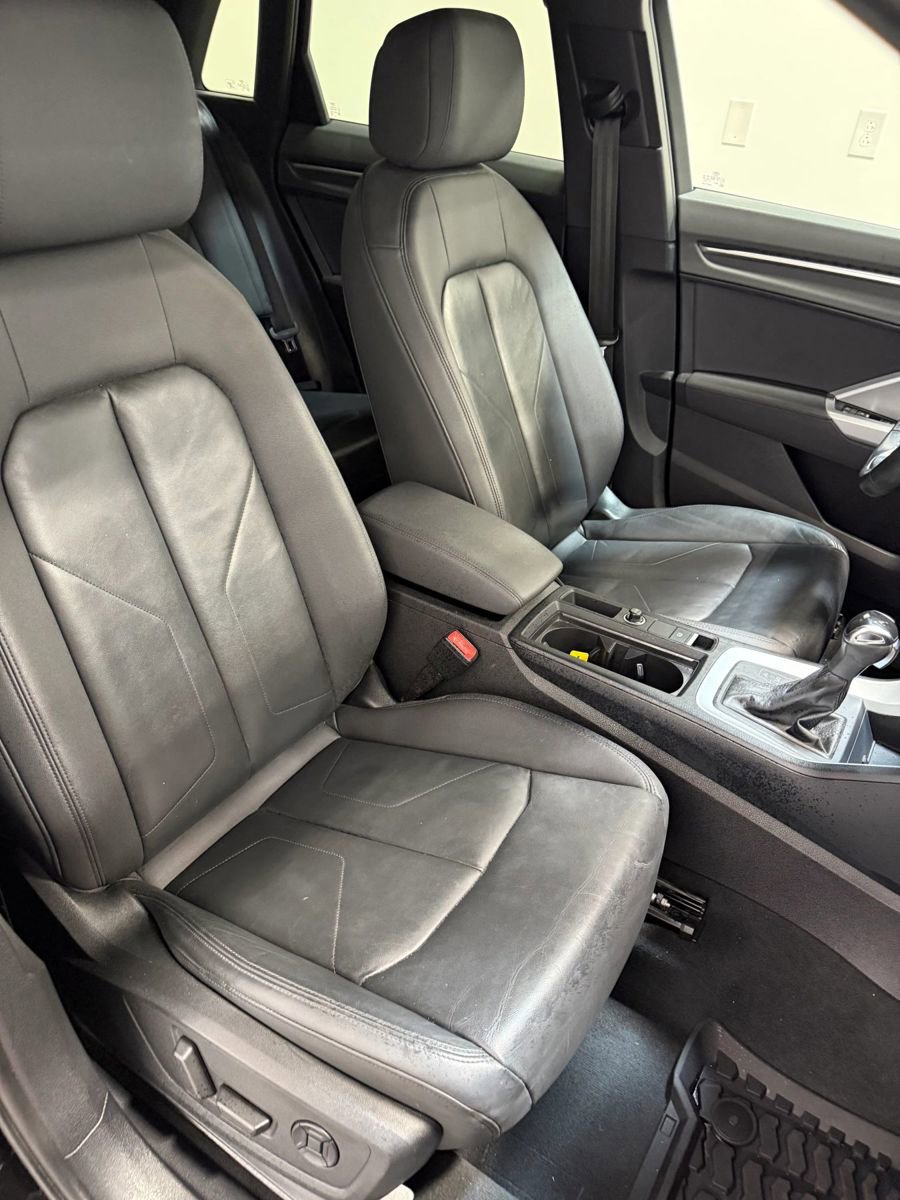 Used 2021 Audi Q3 2.0T Premium w/ Convenience Package AWD/4WD image 17