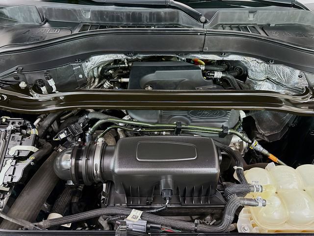 Used 2020 Ford Explorer Limited image 32