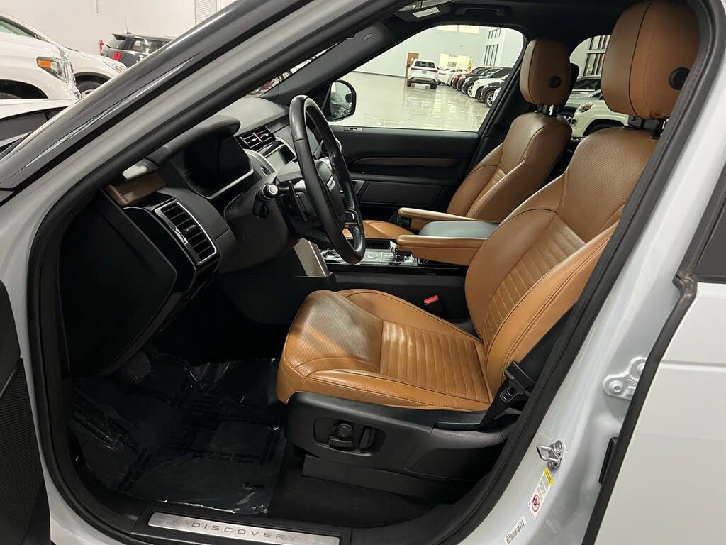 Used 2018 Land Rover Discovery HSE image 13