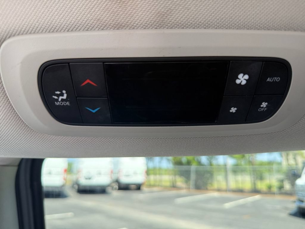 Certified 2024 Chrysler Pacifica Touring-L FWD image 21