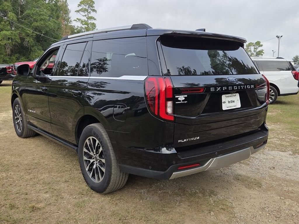 Used 2025 Ford Expedition Platinum AWD/4WD image 11