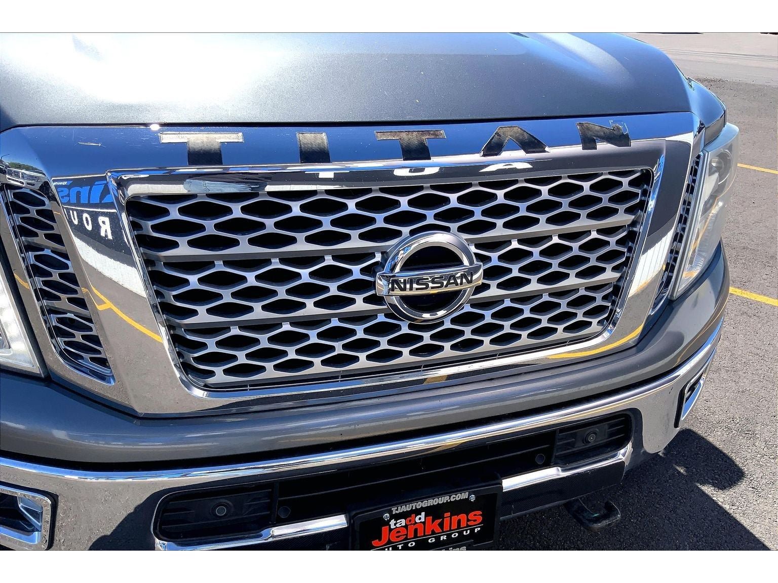 Used 2016 Nissan Titan SL AWD/4WD image 31