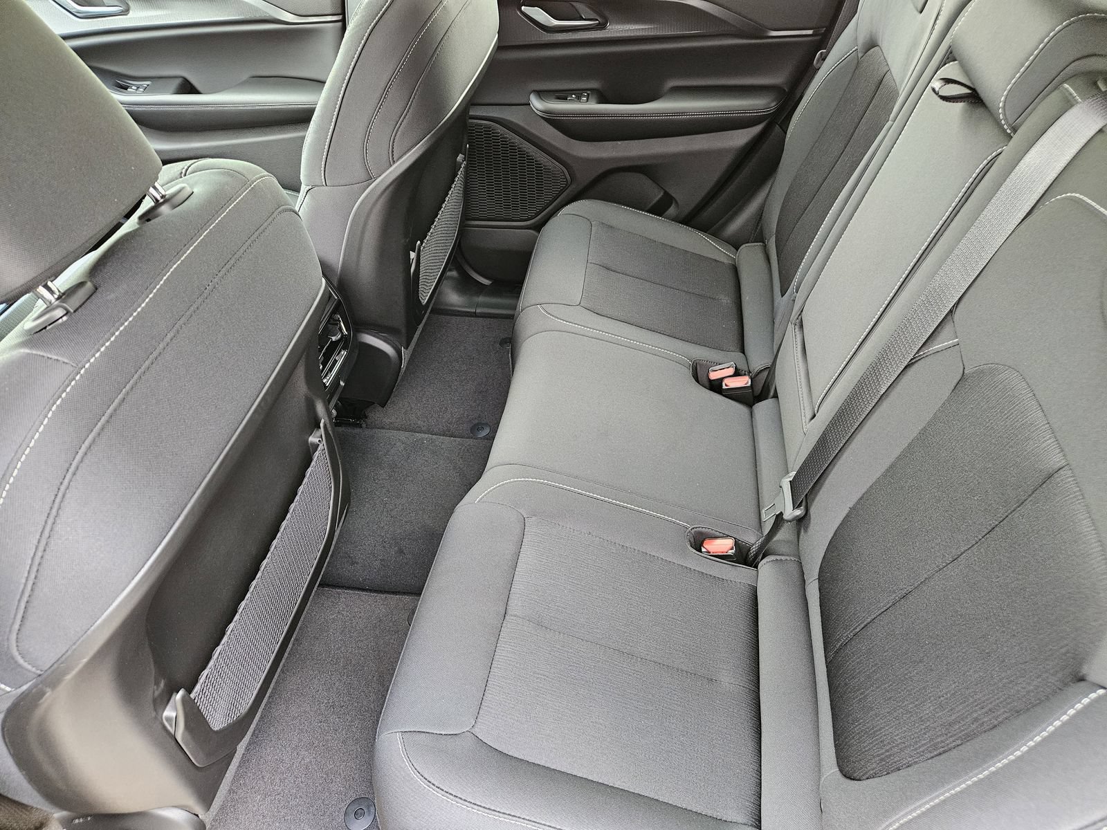 New 2026 Jeep Grand Cherokee Laredo RWD image 25