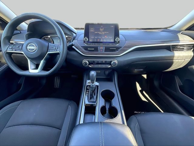 Used 2025 Nissan Altima 2.5 SV FWD image 9