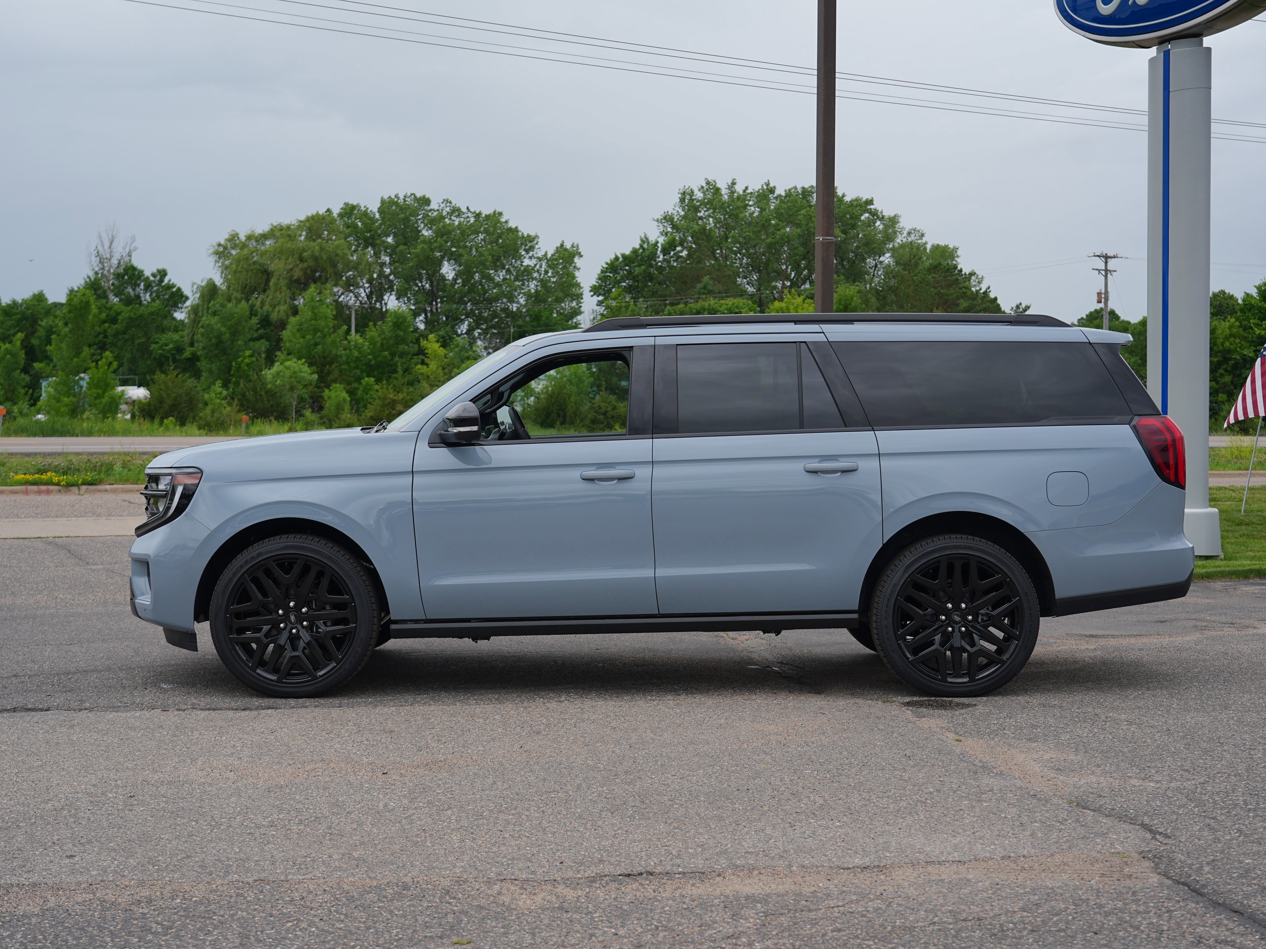 New 2026 Ford Expedition Max Platinum w/ Stealth Performance Package AWD/4WD image 7
