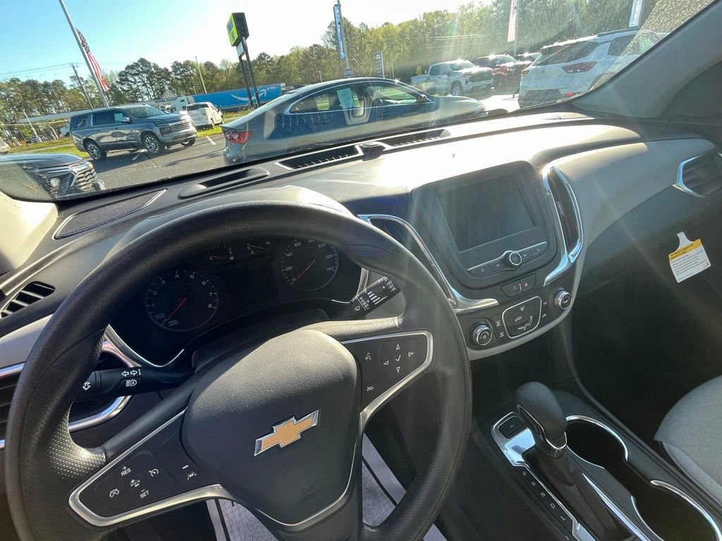 Used 2023 Chevrolet Equinox LS w/ Driver Confidence II Package AWD/4WD image 10