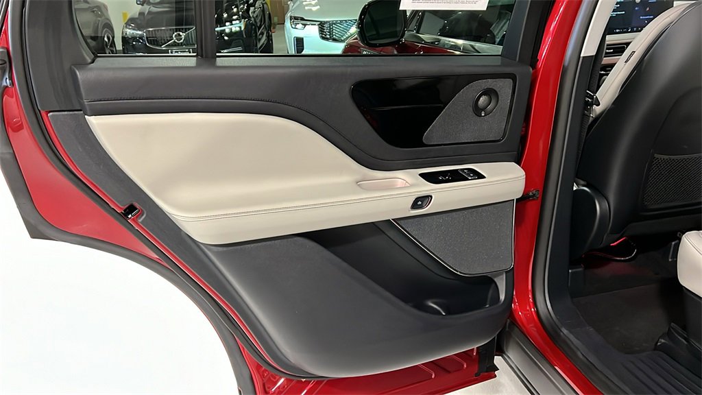 Used 2025 Lincoln Aviator Reserve w/ Illumination Package image 26