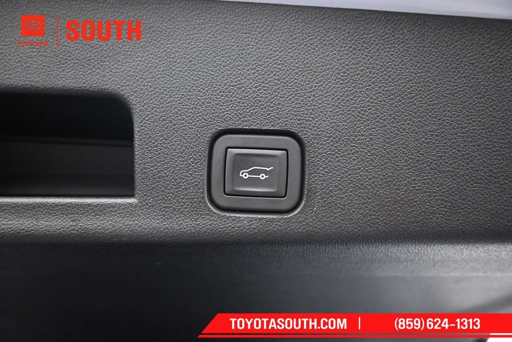 Used 2026 Chevrolet Traverse Z71 w/ Enhanced Driving Package AWD/4WD image 36