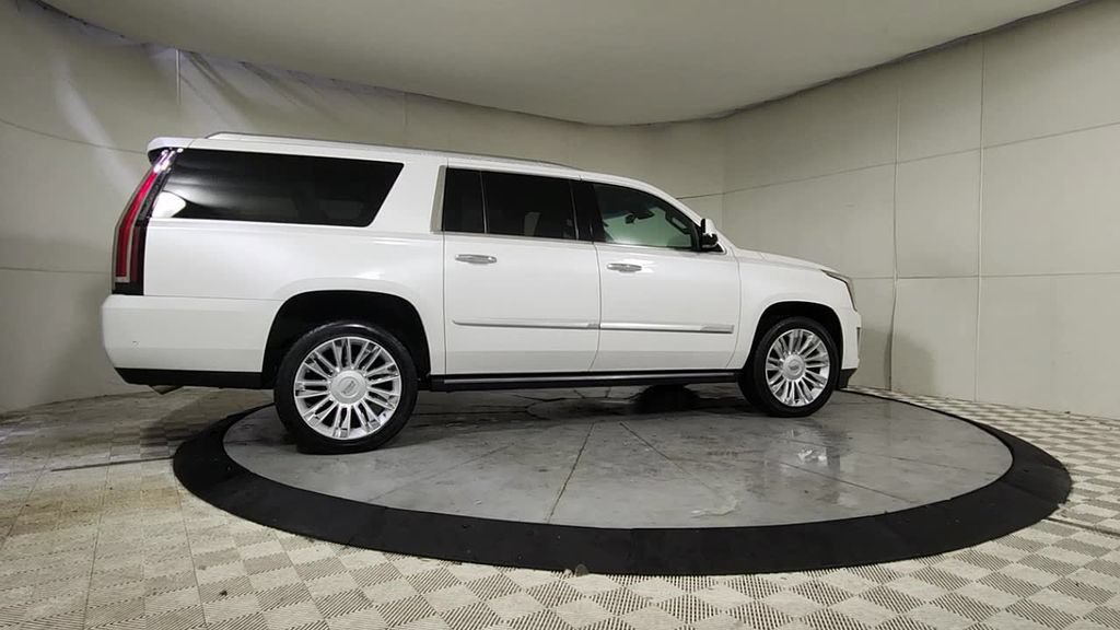 Used 2019 Cadillac Escalade ESV Platinum AWD/4WD image 9