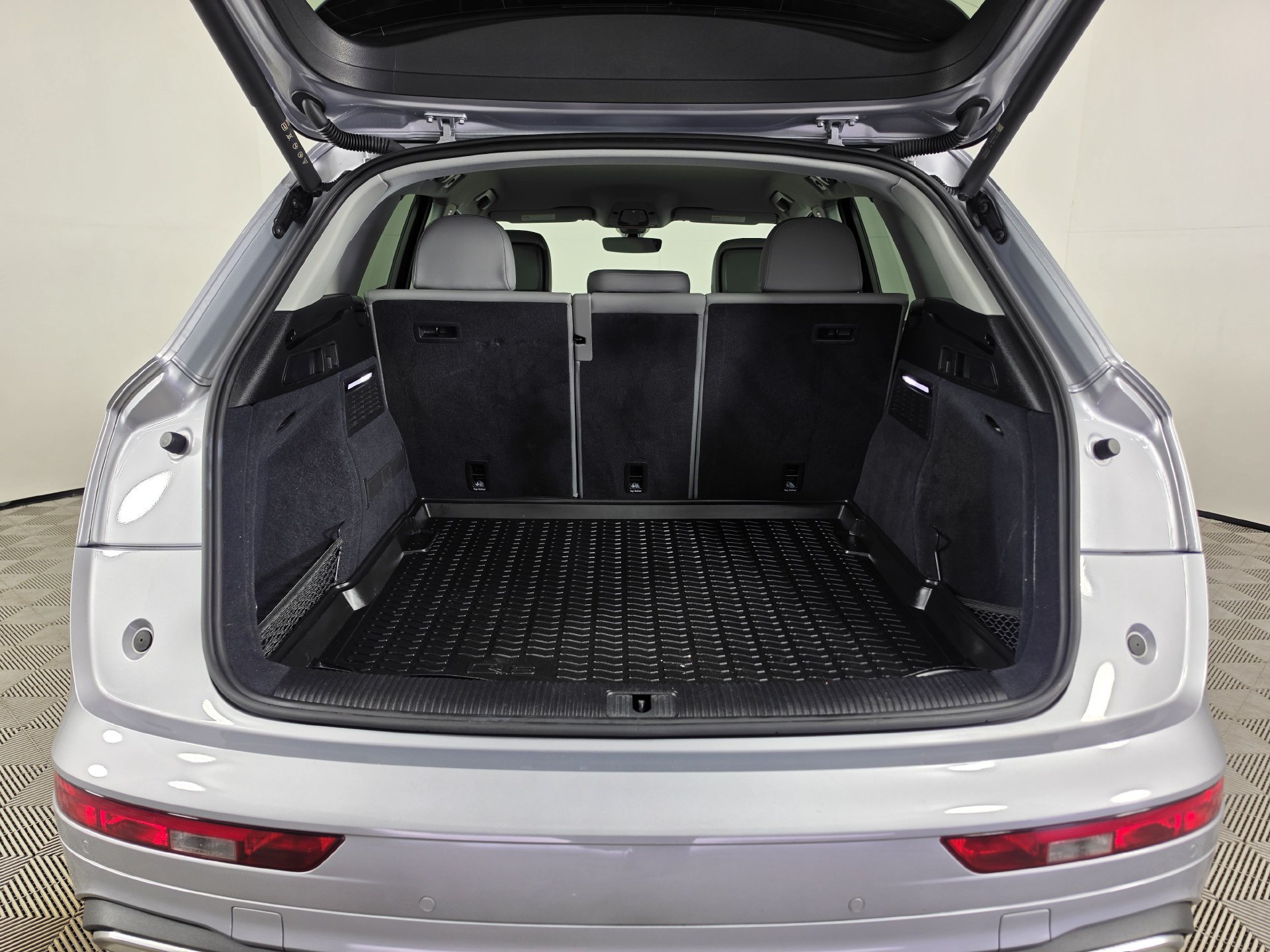 Certified 2023 Audi Q5 2.0T Premium w/ Convenience Package AWD/4WD image 50