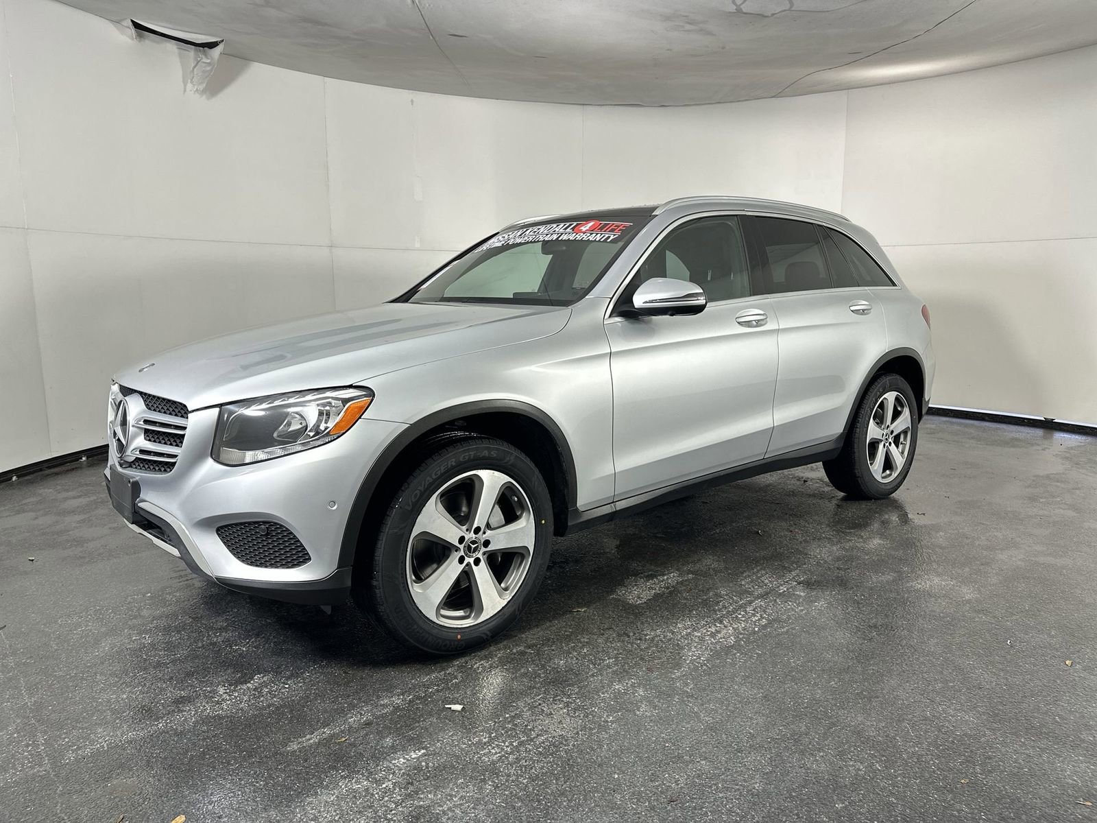 Used 2018 Mercedes-Benz GLC 300 4MATIC w/ Premium Package image 6