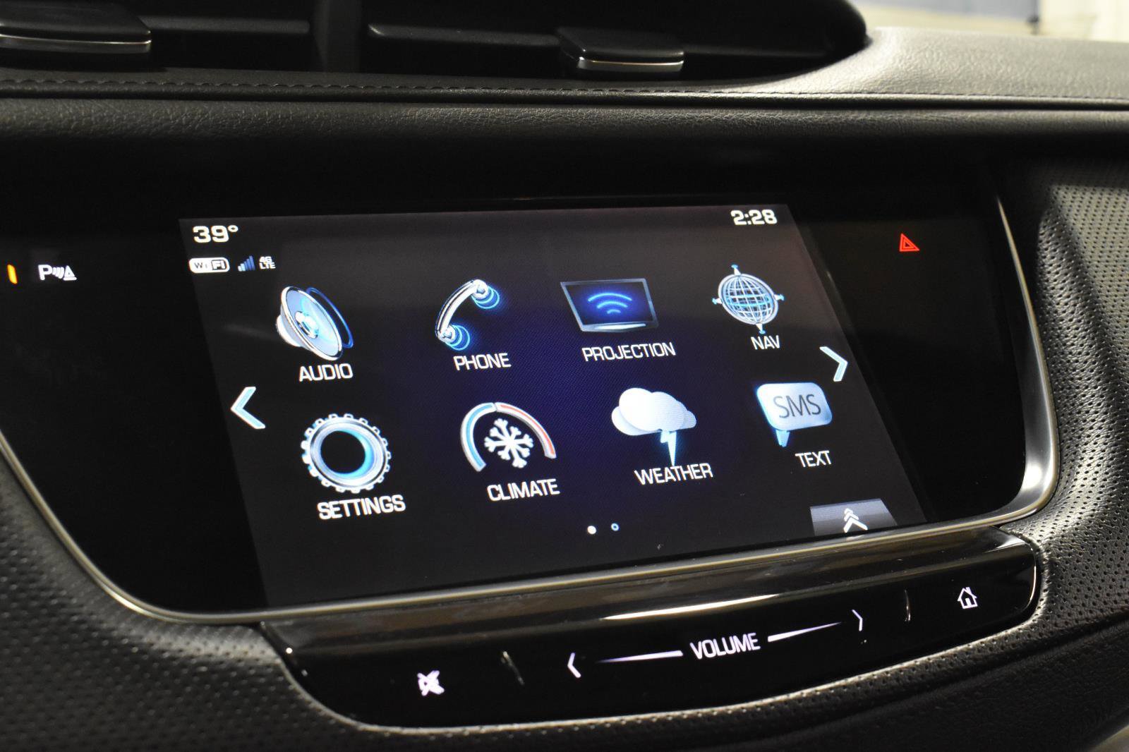 Used 2018 Cadillac XT5 Luxury w/ Driver Awareness Package image 13