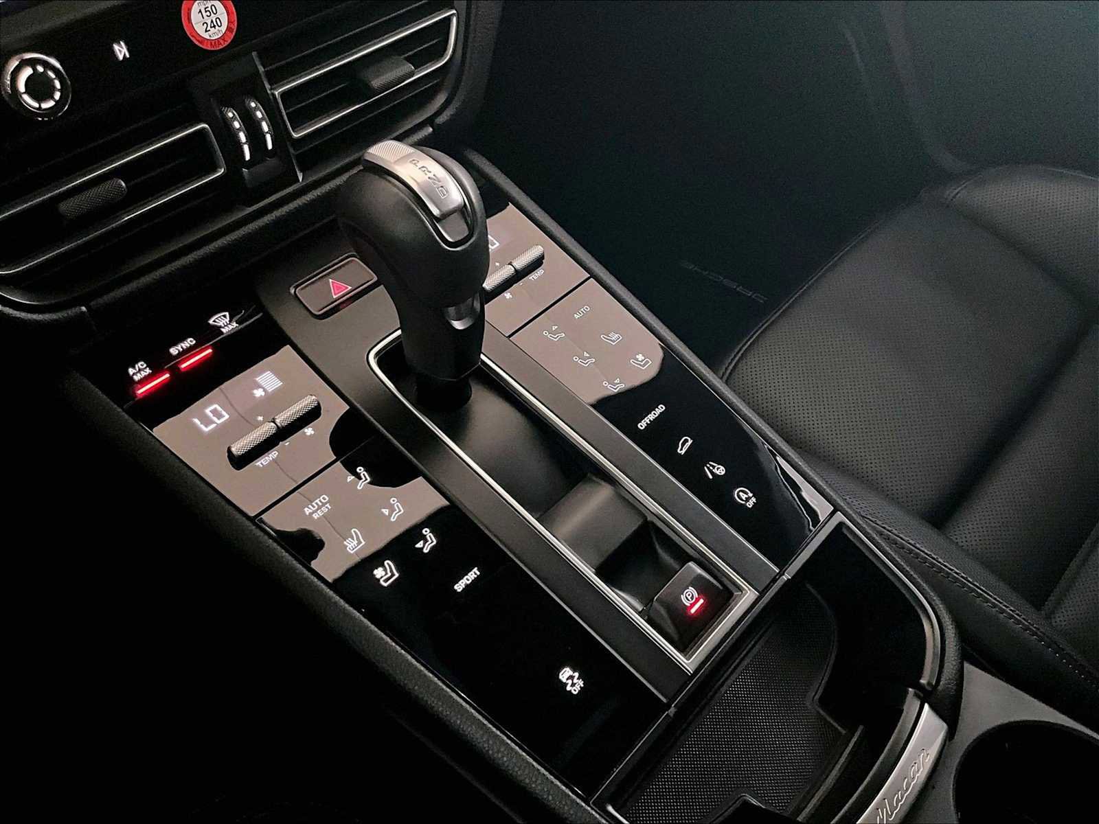 Used 2025 Porsche Macan image 20