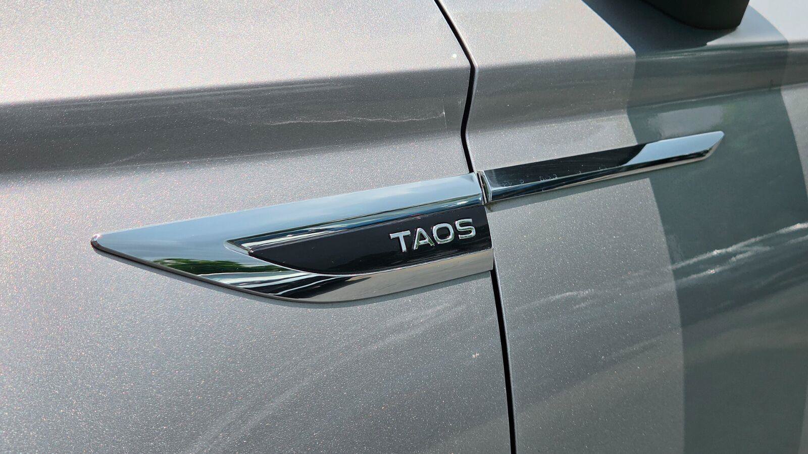 Certified 2023 Volkswagen Taos SE w/ Panoramic Sunroof Package FWD image 12