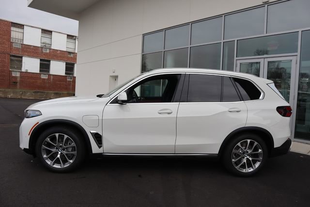 New 2026 BMW X5 xDrive50e w/ Executive Package image 6