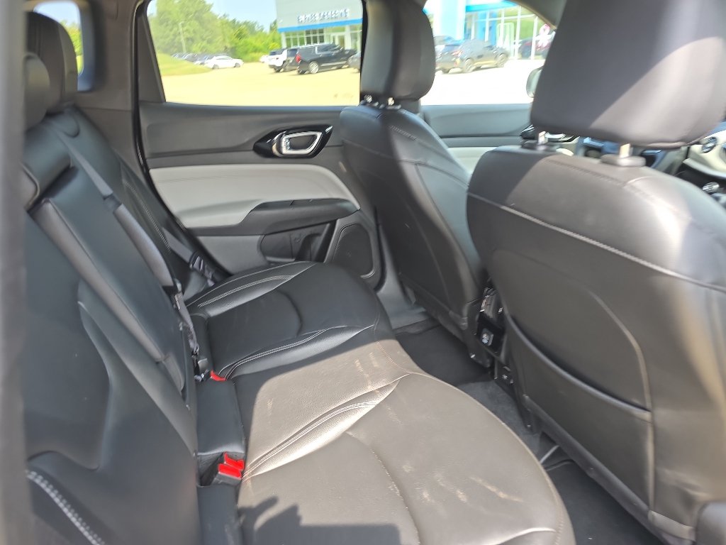 Used 2025 Jeep Compass Limited AWD/4WD image 16