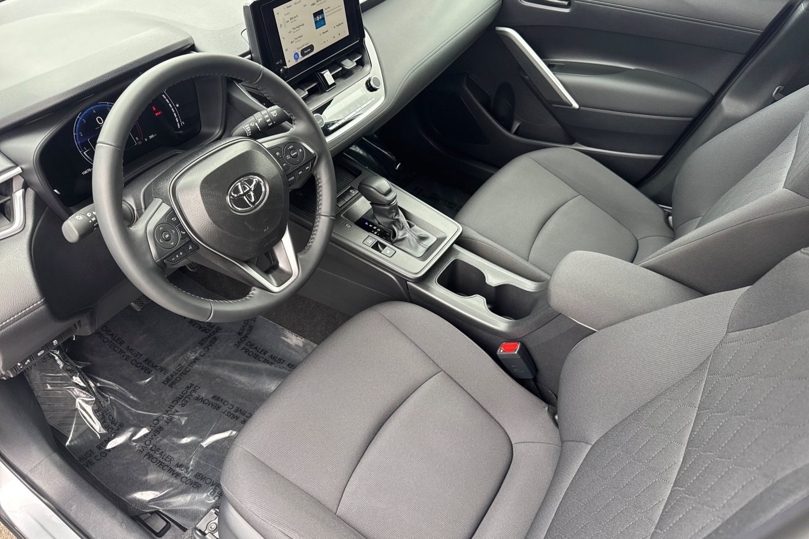 Used 2026 Toyota Corolla Cross LE FWD image 4